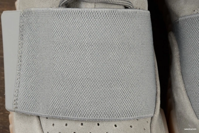 LIGHT 750 YEEZY ADIDAS GUM GLOW BB1840 BOOST DARK GREY 0722